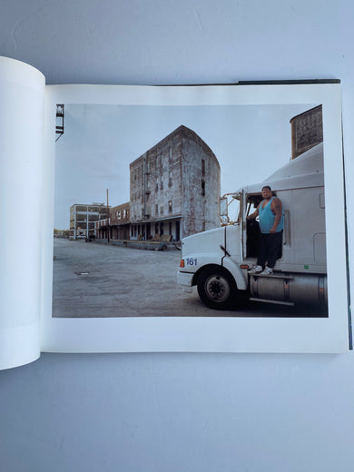 Joel Sternfeld Stranger Passing ハードカバー Stranger Passing by Joel Sternfeld, First Edition - AbeBooks